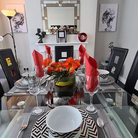 Stunning Holiday Home. Free Parking. Manchester Esterno foto
