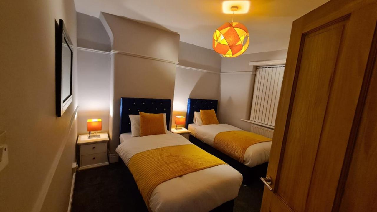 Stunning Holiday Home. Free Parking. Manchester Esterno foto