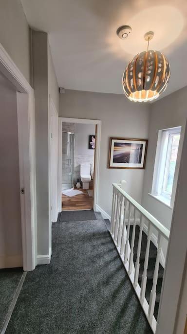 Stunning Holiday Home. Free Parking. Manchester Esterno foto