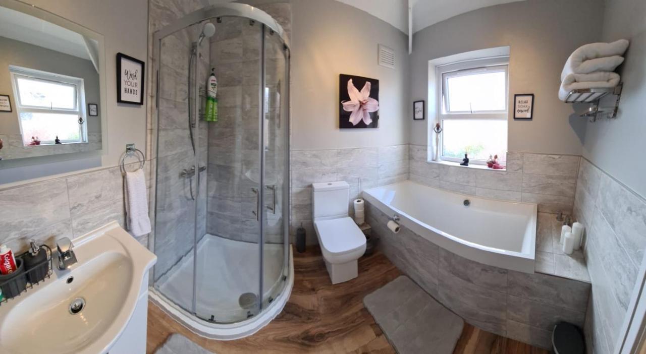 Stunning Holiday Home. Free Parking. Manchester Esterno foto