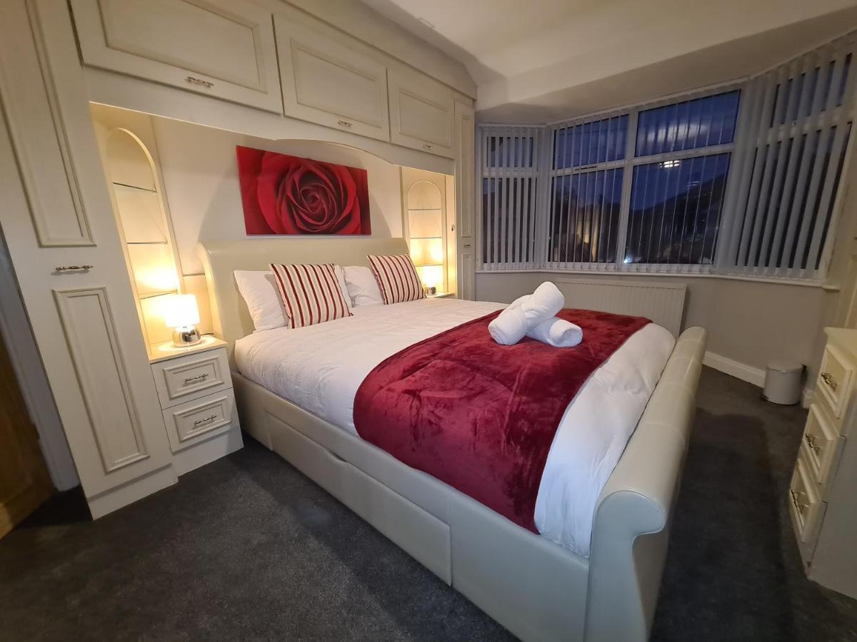 Stunning Holiday Home. Free Parking. Manchester Esterno foto