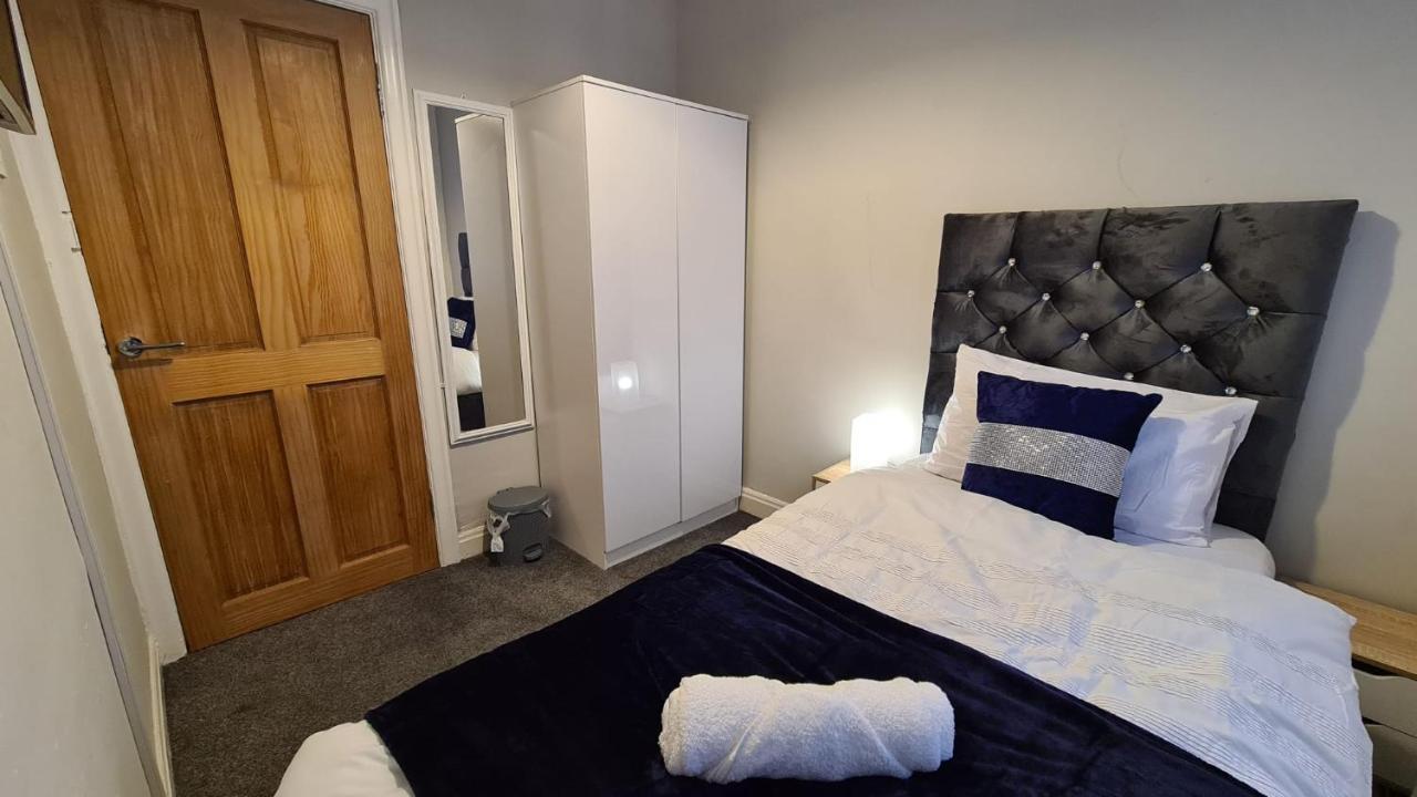Stunning Holiday Home. Free Parking. Manchester Esterno foto