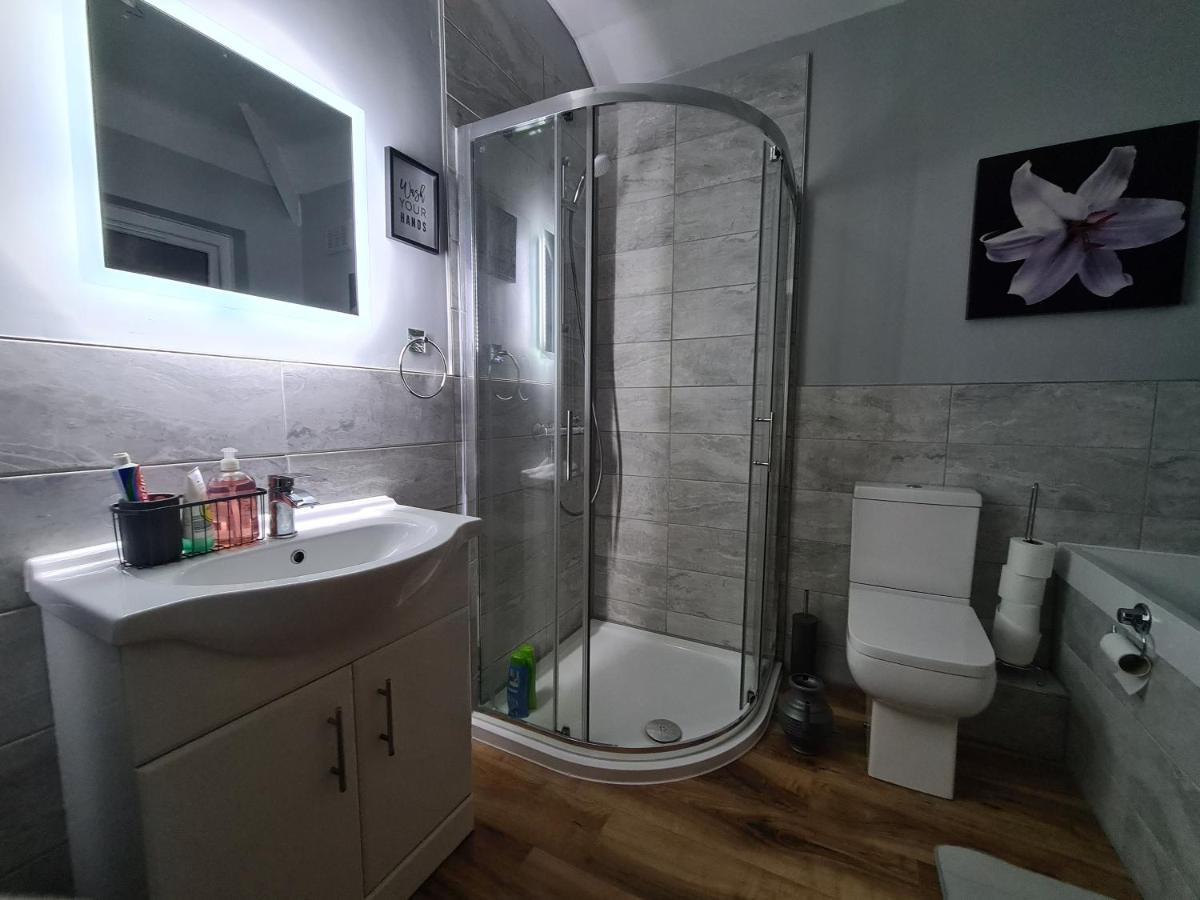 Stunning Holiday Home. Free Parking. Manchester Esterno foto