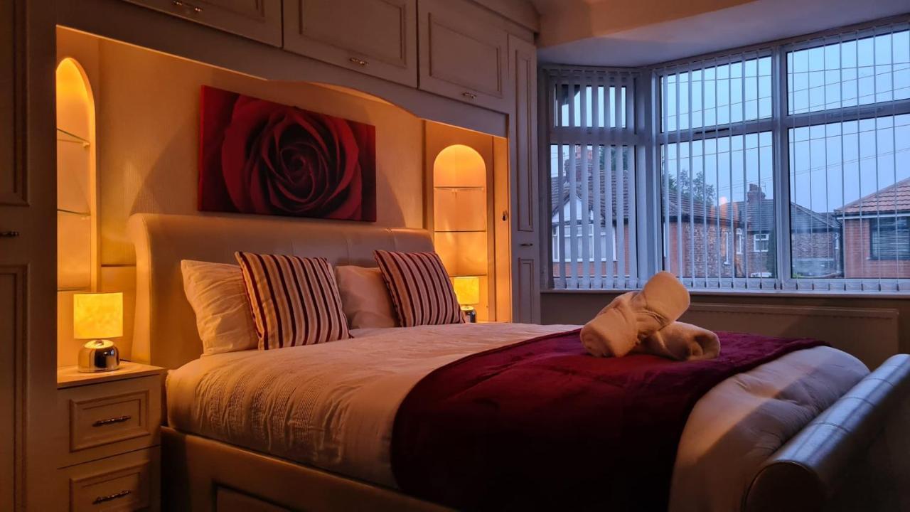 Stunning Holiday Home. Free Parking. Manchester Esterno foto