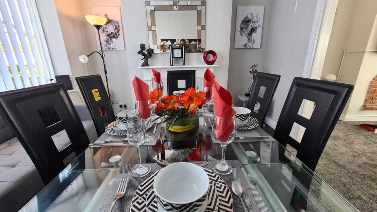 Stunning Holiday Home. Free Parking. Manchester Esterno foto